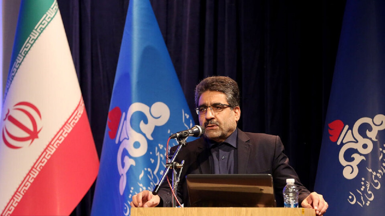 صرفه‌جویی ۳۷۰ میلیون لیتری بنزین با جایگزینی ۲۱۳ هزار خودروی عمومی