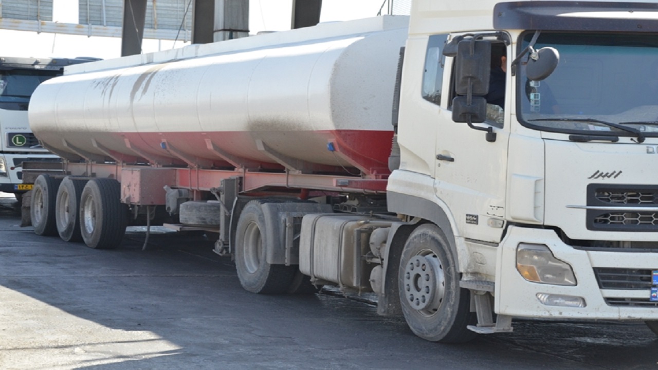 تریلی نفت کش