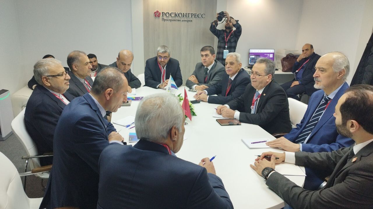 وزیران نفت ایران و سوریه بر تقویت همکاریها در حوزه انرژی تأکید کردند 4 وزیران نفت ایران و سوریه بر تقویت همکاریها در حوزه انرژی تأکید کردند