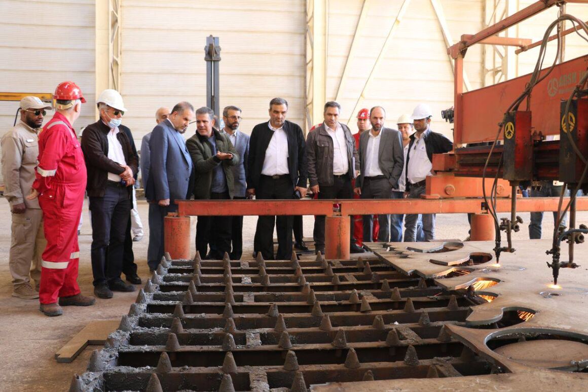 جکت سکوی رسالت تا پایان ۱۴۰۲ آماده نصب می‌شود