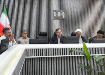 استاندار بوشهر:تلاش کارکنان پالایشگاه‌های آسیب‌دیده، تولید گاز را تداوم بخشید